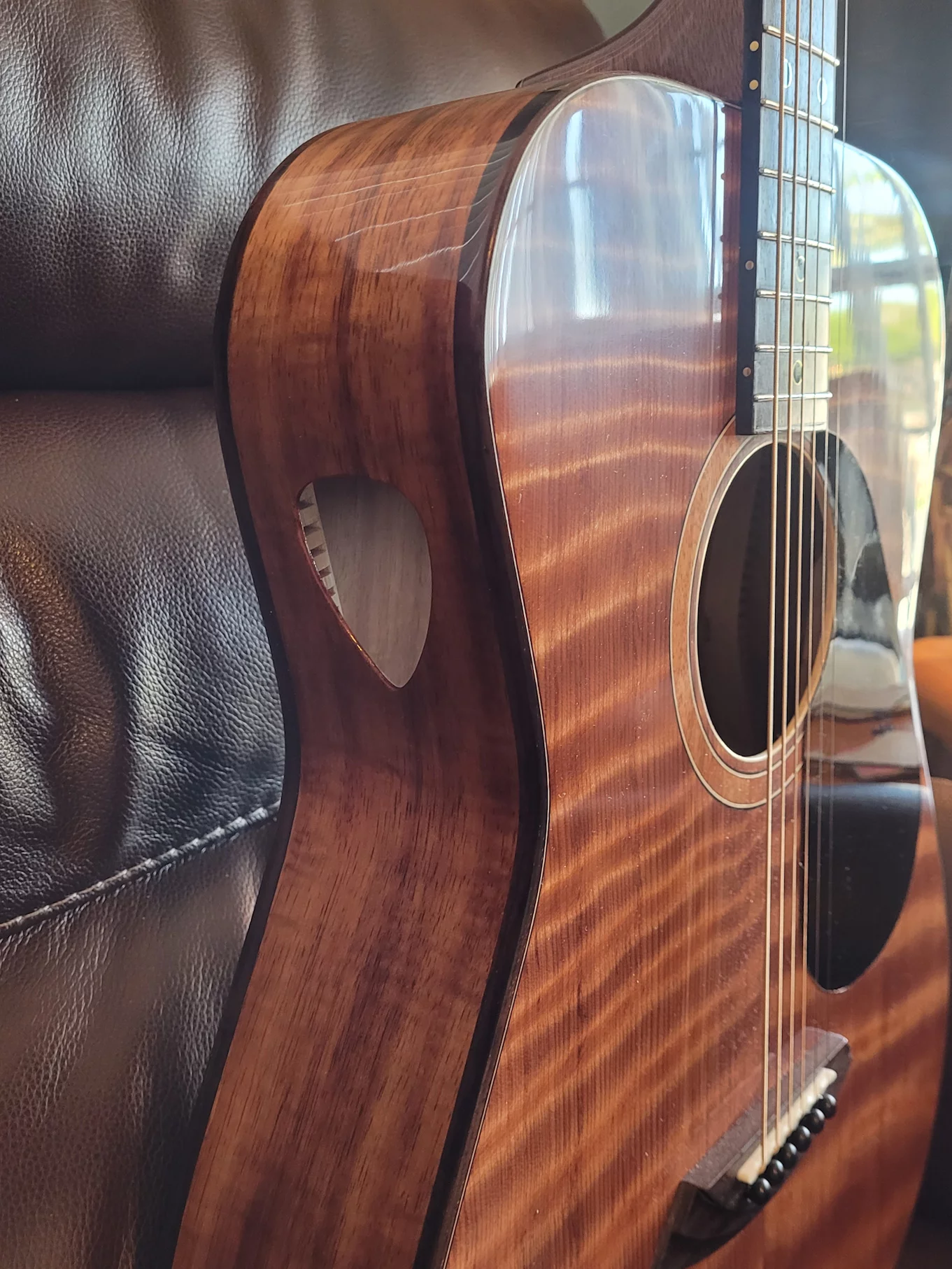 G11 Redwood Koa Guitar Sound Port
